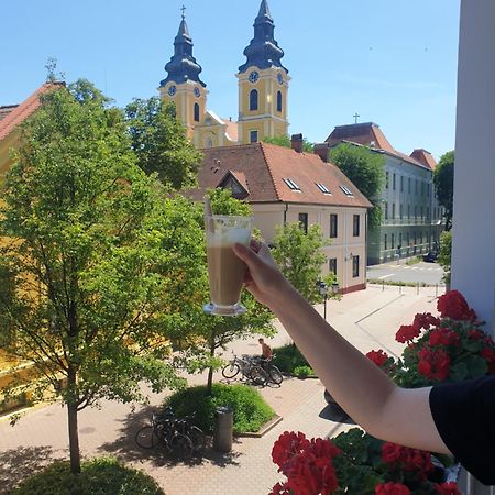 Anna Gyoengye Apartman Debreczyn Zewnętrze zdjęcie